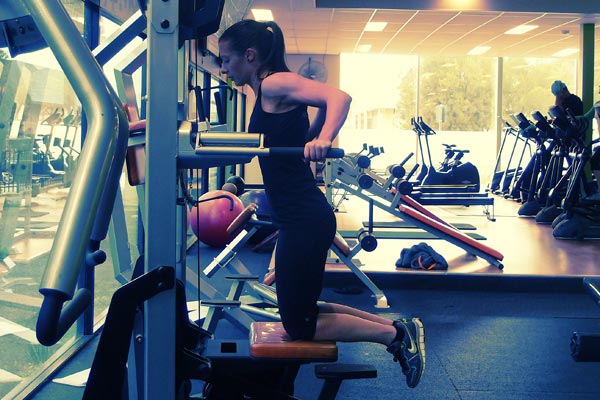 Assisted Tricep Dip